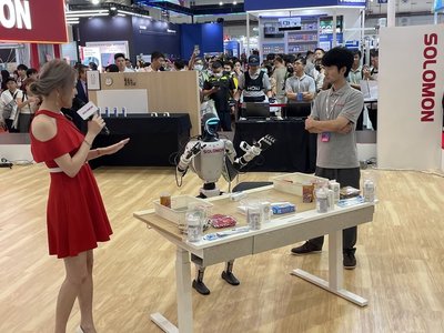 人形機器人奔跑跳躍更聰明 2026年上產線操作