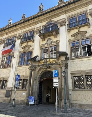 700位斯洛伐克文化人士連署信 示警捷克政治干預風險