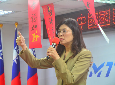 鄭麗文新北新春團拜 讚劉和然初選樹立團結典範