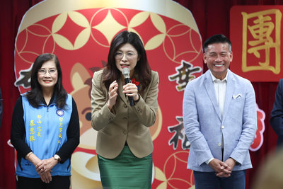 鄭麗文新北新春團拜　讚劉和然初選樹立團結典範
