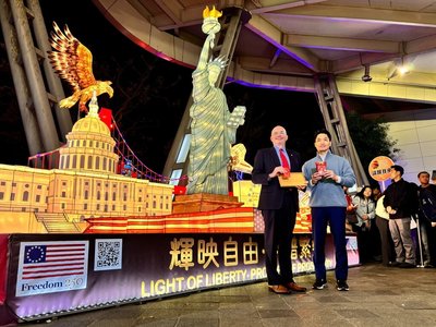 攜手谷立言點亮台北燈節　蔣萬安：照耀台美情誼