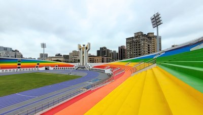 新北板橋體育場開箱　彩虹看台象徵運動平權