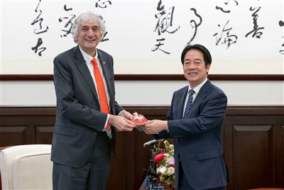 總統接見諾貝爾物理獎得主馬丁尼斯　感謝助台推進量子科技發展