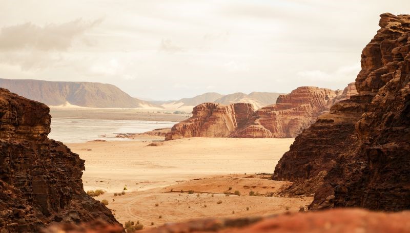 在約旦執行火星任務    超現實夢幻沙漠瓦迪拉姆