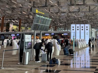 中東衝突持續　星加強入境檢查、航班取消旅客受影響