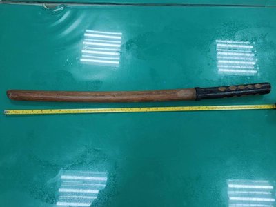 網傳影片醉男咆哮持木刀揮砍 北市警查獲送辦