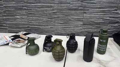 高雄男網路嗆聲吃子彈 警蒐證起出大量彈藥刀械毒品