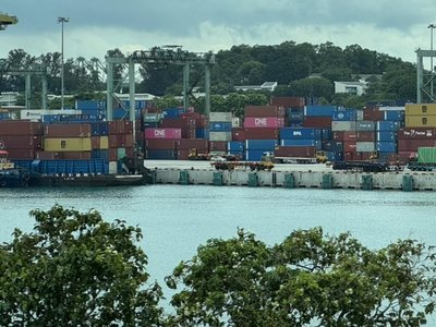 川普擬調高關稅  星官員示警精密製造業恐受影響