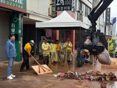 鞭炮炸2天垃圾如小山　台東市公所迅速恢復市容