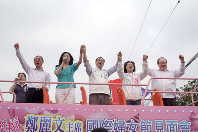 談屏東縣長選舉　鄭麗文籲支持蘇清泉
