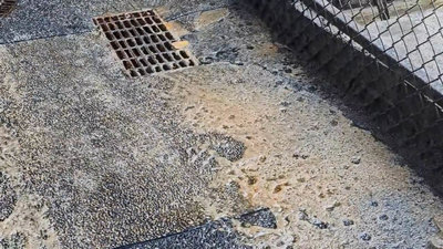 基隆廟口巷弄油垢滿溢　環保局：掌握事證將開罰