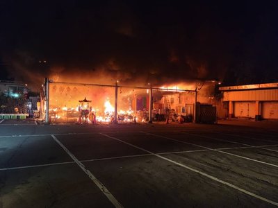 基隆果菜市場內宮廟陷火海　人員南下進香無人傷