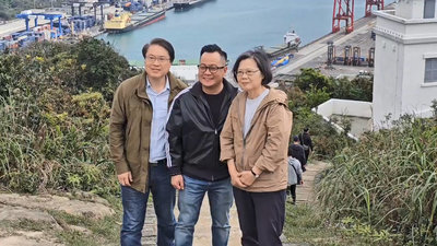 蔡英文俯瞰基隆軍港西遷成果　關心童子瑋市政藍圖