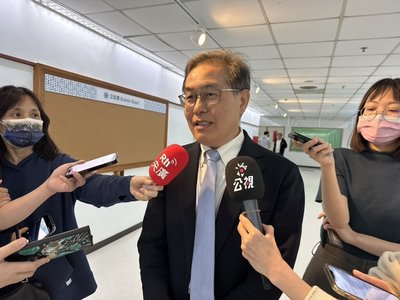 台鐵站長早退開車闖平交道 擬向肇事員工求償百萬