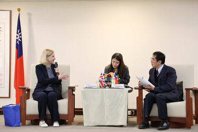 英國大林肯郡市長拜會黃偉哲　雙方盼拓展合作關係