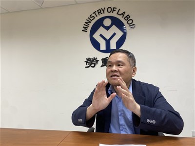 鬆綁外傭申請助勞工續留職場　勞動部啟動影響評估