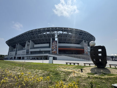 亞太成棒主球場雨後積水　南市府致歉檢視清理