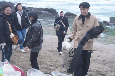 李玉璽生日揪粉絲做公益 淨灘號召關注環保安全