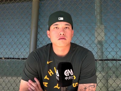 「畫家投手」莊陳仲敖動筆起點　水電工父親熬夜作圖