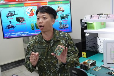 義務役成直升機維修士官長　讓飛官放心上機執行任務