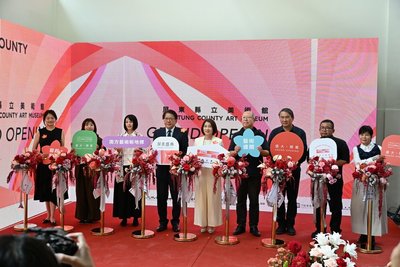 屏東縣立美術館開幕 周春米:屏東文化邁向新階段