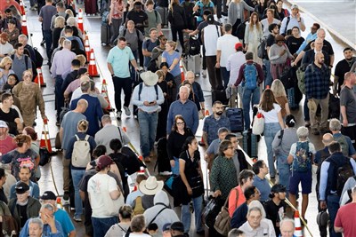 美預算僵局致機場擁塞 川普:將下令支付安檢薪水