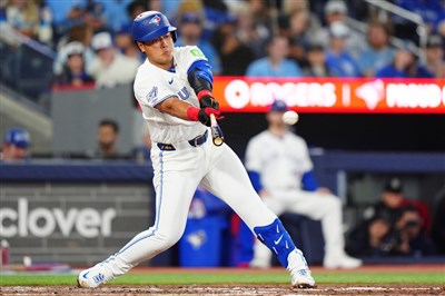 岡本和真MLB首秀雙安跑回致勝分 藍鳥贏得開幕戰