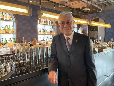 程天縱感性愛詩寫意人生　無退路哲學迎職場轉折