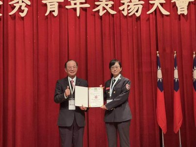 火場淬鍊返鄉服務　金門消防員獲選社會優秀青年