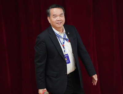 國體大校長邱炳坤當選大專體總第11屆會長