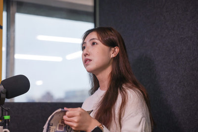 台語詩集「日花閃爍」暢銷　温若喬盼為母語學習減壓【專訪】