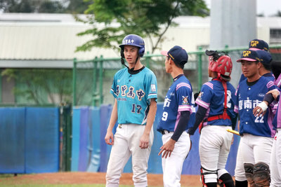 U18東岸聯盟玉里「洋將」蔡沁佑好投　當壘指帶氣氛