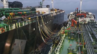 台中外海非法駁油 海巡攔截2外籍輪船