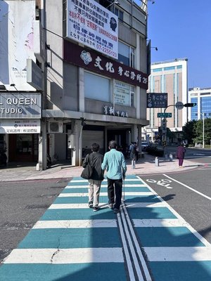 高雄再增11處語音號誌　讓視障者安心過馬路
