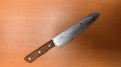 北市男街友路上激動吼叫　萬華警查扣水果刀法辦