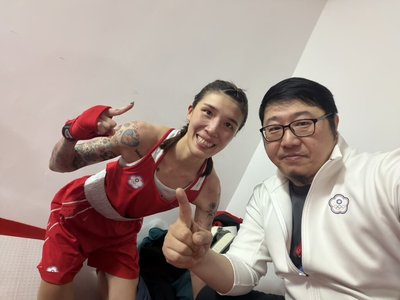 拳擊亞錦賽黃筱雯晉決賽 教練盛讚有扛住扣分壓力