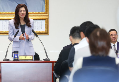 鄭麗文率團訪中:要向民進黨證明兩岸和平不難