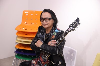 沈文程釣魚創作經典　懷念已逝助理寫歌相送