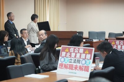 循卓榮泰模式 劉世芳上備詢台、拒李貞秀質詢