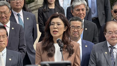 鄭麗文訪中　法媒：中國欲阻美軍售台灣