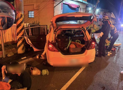 彰139線車禍　高中生開車疑追重機失控撞民宅4人傷