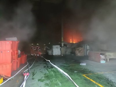 竹市香山區廠房火警　苗栗、竹縣水庫車跨區馳援