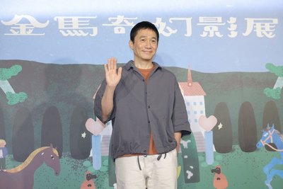 梁朝偉現身信義區金馬大師課開講　劉嘉玲相陪