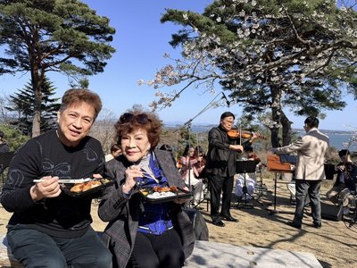 周遊夫婦做公益　赴日參加震災15週年音樂會落淚