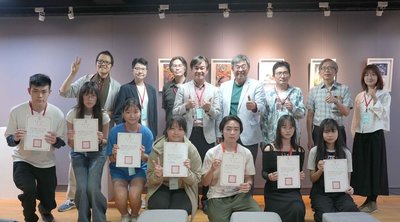 華梵辦高中職插畫賽　立體童話書、多媒材夢境特優