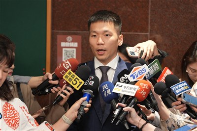 李洋首度財產申報 存款3401萬、買房等債務3638萬