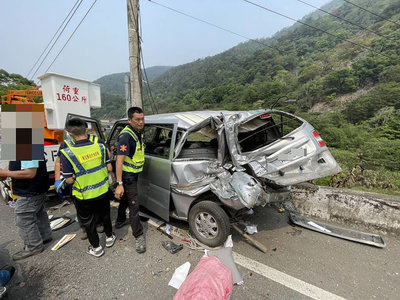 台14線大貨車追撞　南投仁愛公所4人受傷送醫
