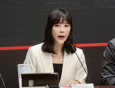 鄭麗文訪中申請民主基金會補助　政院：有談民主嗎