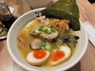 翻桌率就是生命　日本拉麵店「不准滑手機」掀討論