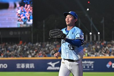 超級工具人劉俊豪外野秀美技　光總測試看見能力